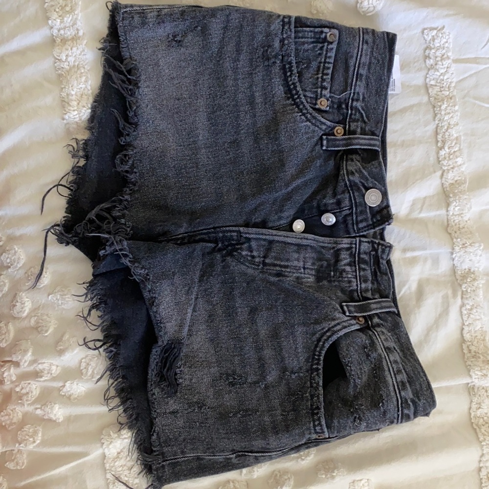 Black distressed levi shorts in great condition!!